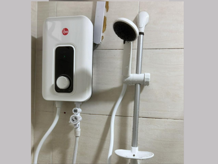 Plumbing services Singapore professional plumber fixing water pipe SG Handyman Engineering